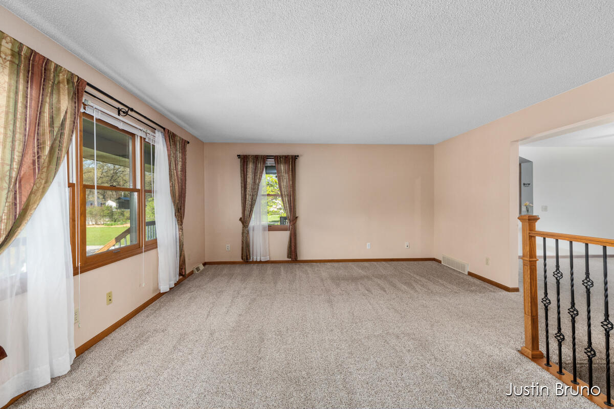 2744 Hall Road Muskegon, MI 49442 - Photo 5 of 46 IMG_1006