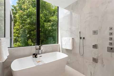 $10,770,000 | 3114 Prairie Avenue, Miami Beach, FL 33140