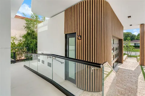 $10,770,000 | 3114 Prairie Avenue, Miami Beach, FL 33140