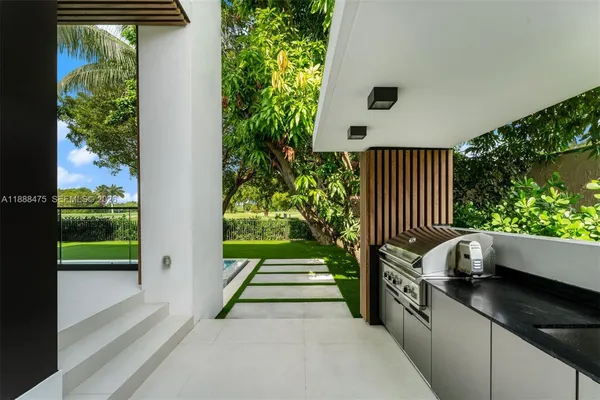 $9,950,000 | 3114 Prairie Avenue, Miami Beach, FL 33140
