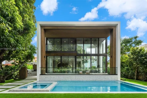 $10,770,000 | 3114 Prairie Avenue, Miami Beach, FL 33140