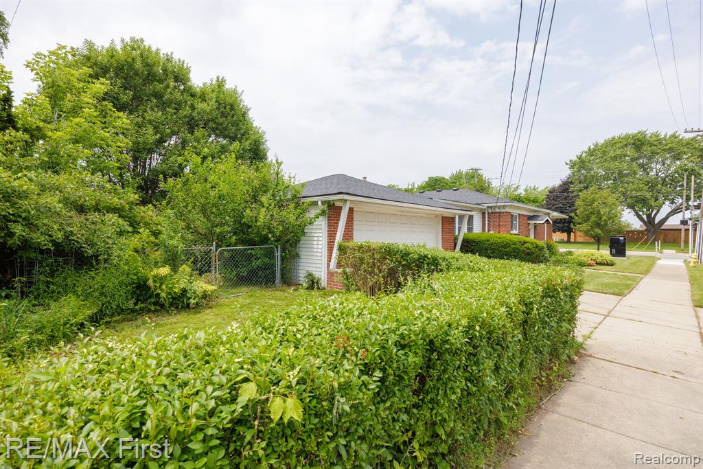 18830 East 10 Mile Road Eastpointe, MI 48021 - Photo 24 of 28 Gallery Image 24