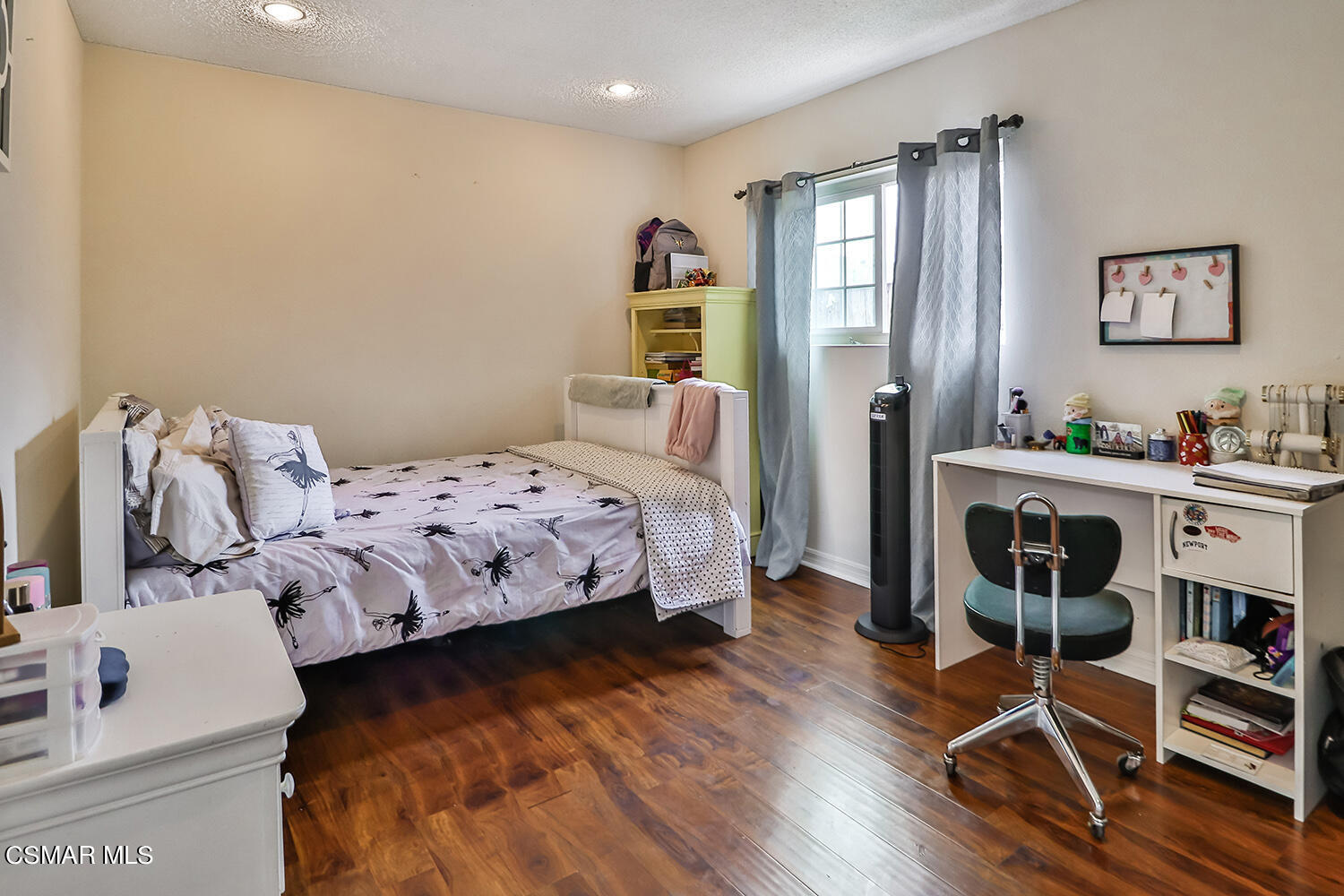 3964 Celia Court Simi Valley, CA 93063 - Photo 25 of 38 a bedroom with a bed and a desk