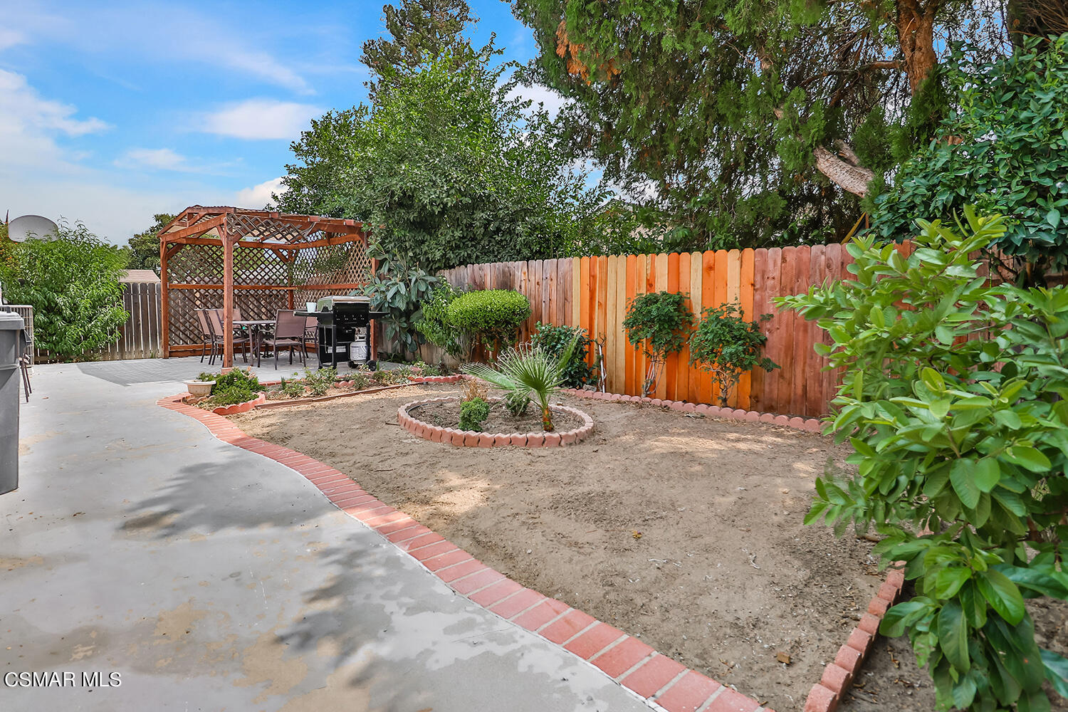 3964 Celia Court Simi Valley, CA 93063 - Photo 38 of 38 a view of outdoor space and yard
