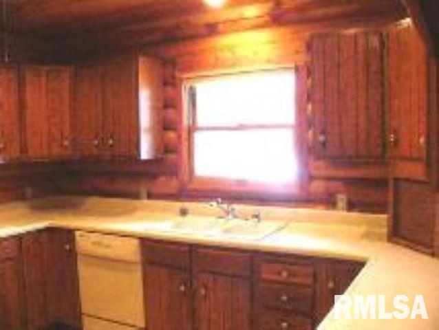 19711 Wells Ferry Road Bettendorf, IA 52722 - Photo 3 of 8 Gallery Image 3