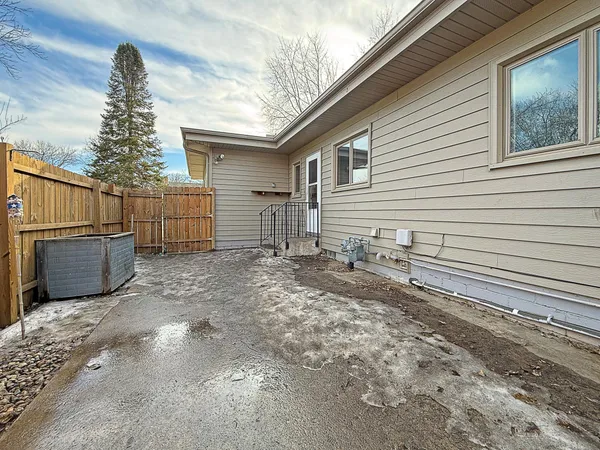 $249,900 | 979 South Prairie Avenue, Fairmont, MN 56031