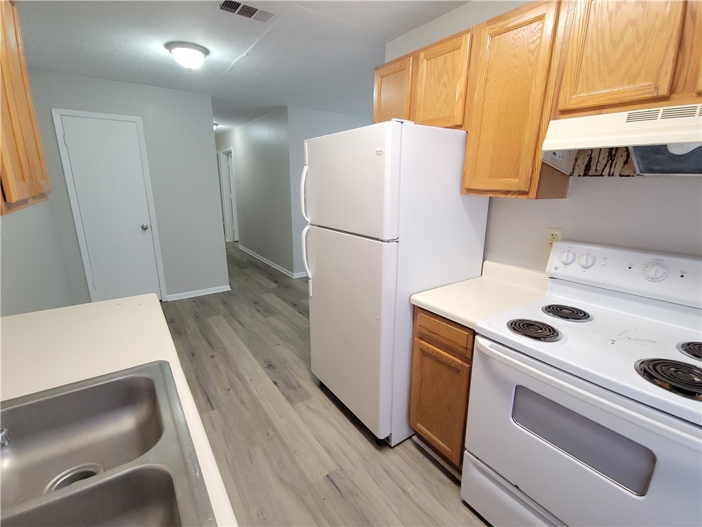 2905 Prairie Flower Circle, Unit C Bryan, TX 77802 - Photo 4 of 6 Picture of similar unit.