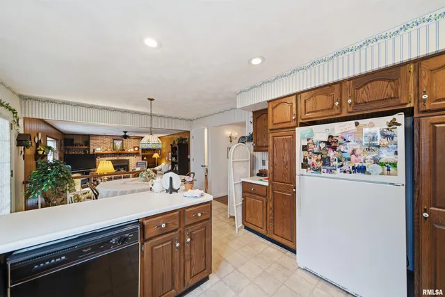 $299,900 | 123 Royal Vista Drive, East Peoria, IL 61611