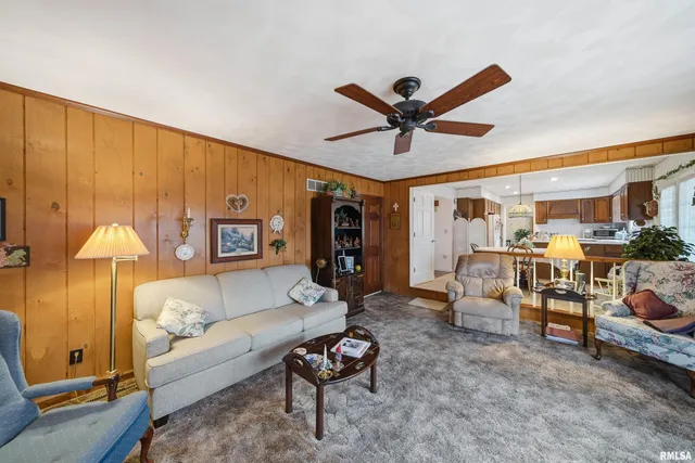 $299,900 | 123 Royal Vista Drive, East Peoria, IL 61611