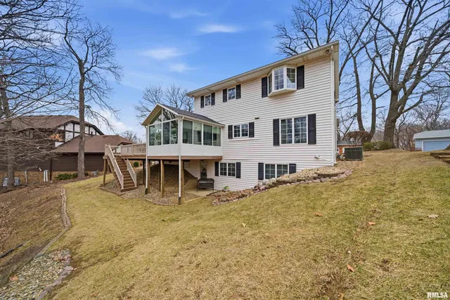 $299,900 | 123 Royal Vista Drive, East Peoria, IL 61611