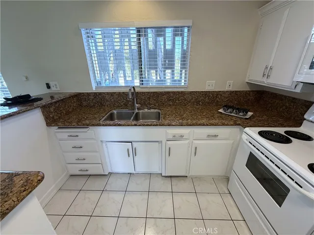 $2,195 | 931 West 19th Street, Unit 5, Costa Mesa, CA 92627