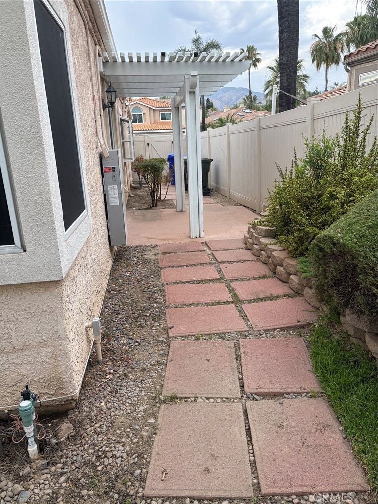 7149 Rockspring Lane Highland, CA 92346 - Photo 24 of 29 Right side of home