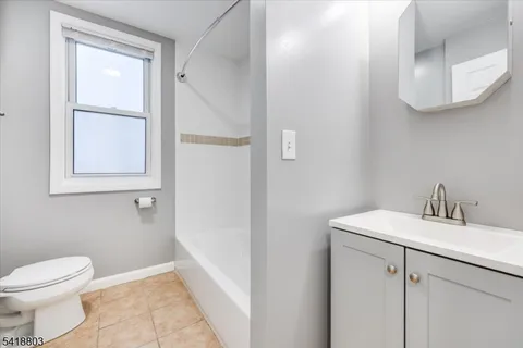 $2,400 | 342 Sanford Avenue, Unit 1, Newark, NJ 07106