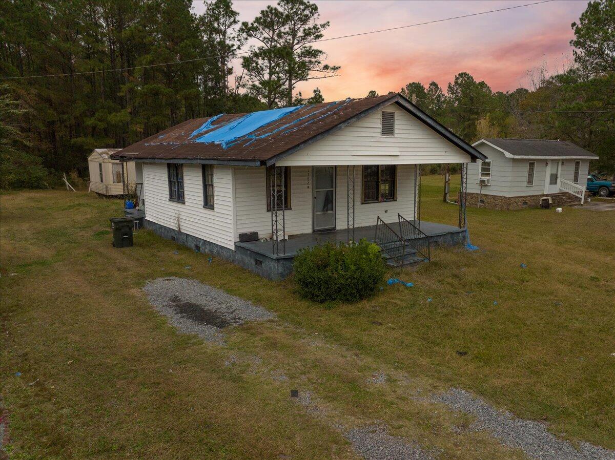 1782 Black Tom Road Moncks Corner, SC 29461 - Photo 7 of 14 14-Sara Barclay Photography (8 of 9)