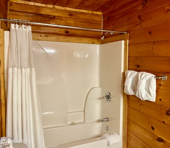$489,000 | 1653 Little Cabin Loop, Sevierville, TN 37862