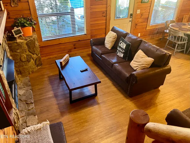 $489,000 | 1653 Little Cabin Loop, Sevierville, TN 37862