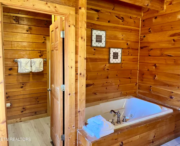 $489,000 | 1653 Little Cabin Loop, Sevierville, TN 37862