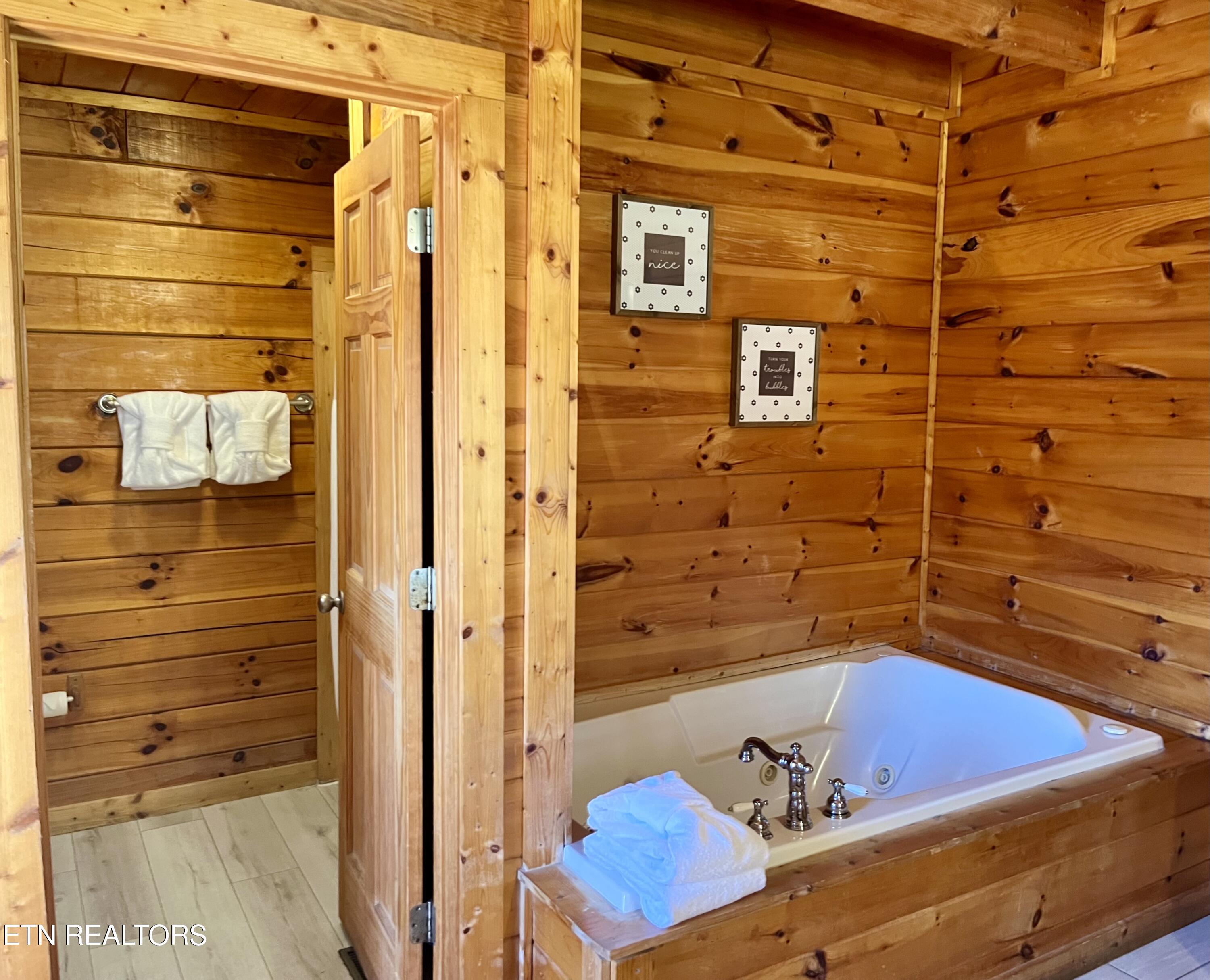 1653 Little Cabin Loop Sevierville, TN 37862 - Photo 9 of 30 IMG_7060