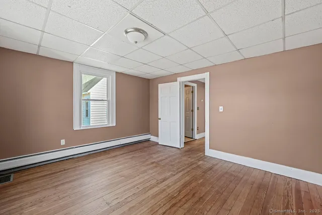 $279,999 | 10 Silver Street, Middletown, CT 06457