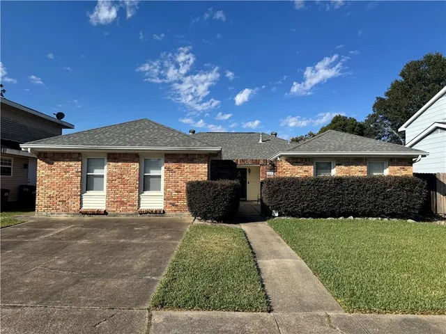 $2,200 | 468 Brookmeade Drive, Gretna, LA 70056
