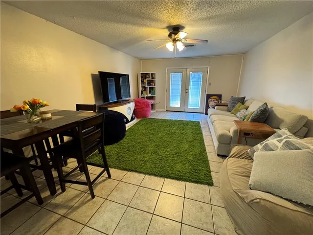 $2,200 | 468 Brookmeade Drive, Gretna, LA 70056