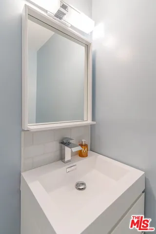 $574,000 | 13543 Moorpark Street, Unit 15, Sherman Oaks, CA 91423