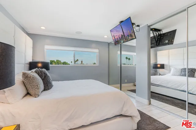 $574,000 | 13543 Moorpark Street, Unit 15, Sherman Oaks, CA 91423