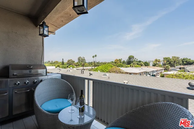 $574,000 | 13543 Moorpark Street, Unit 15, Sherman Oaks, CA 91423
