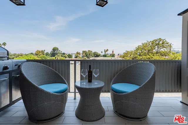 $574,000 | 13543 Moorpark Street, Unit 15, Sherman Oaks, CA 91423