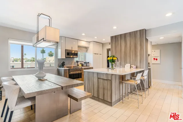 $574,000 | 13543 Moorpark Street, Unit 15, Sherman Oaks, CA 91423