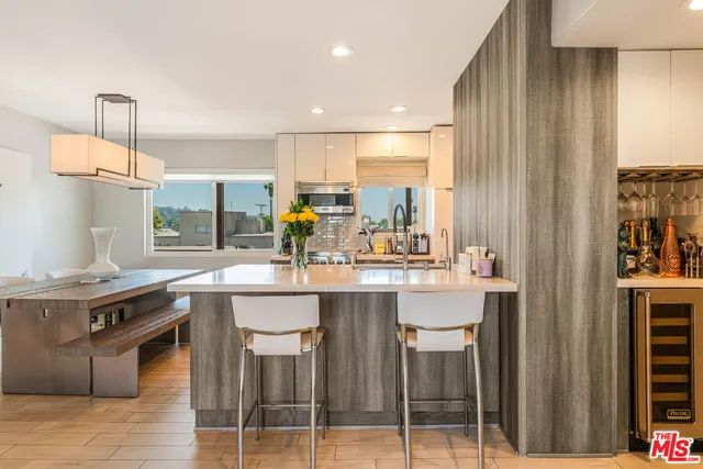 $574,000 | 13543 Moorpark Street, Unit 15, Sherman Oaks, CA 91423