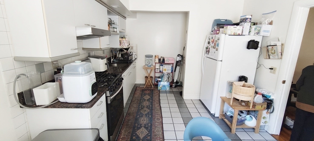 4 Fuller Street, Unit 2 Brookline, MA 02446 - Photo 4 of 12