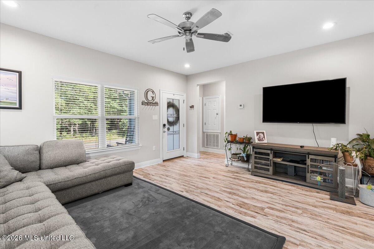 13448 John Road Gulfport, MS 39503 - Photo 10 of 21 11-DSC06155