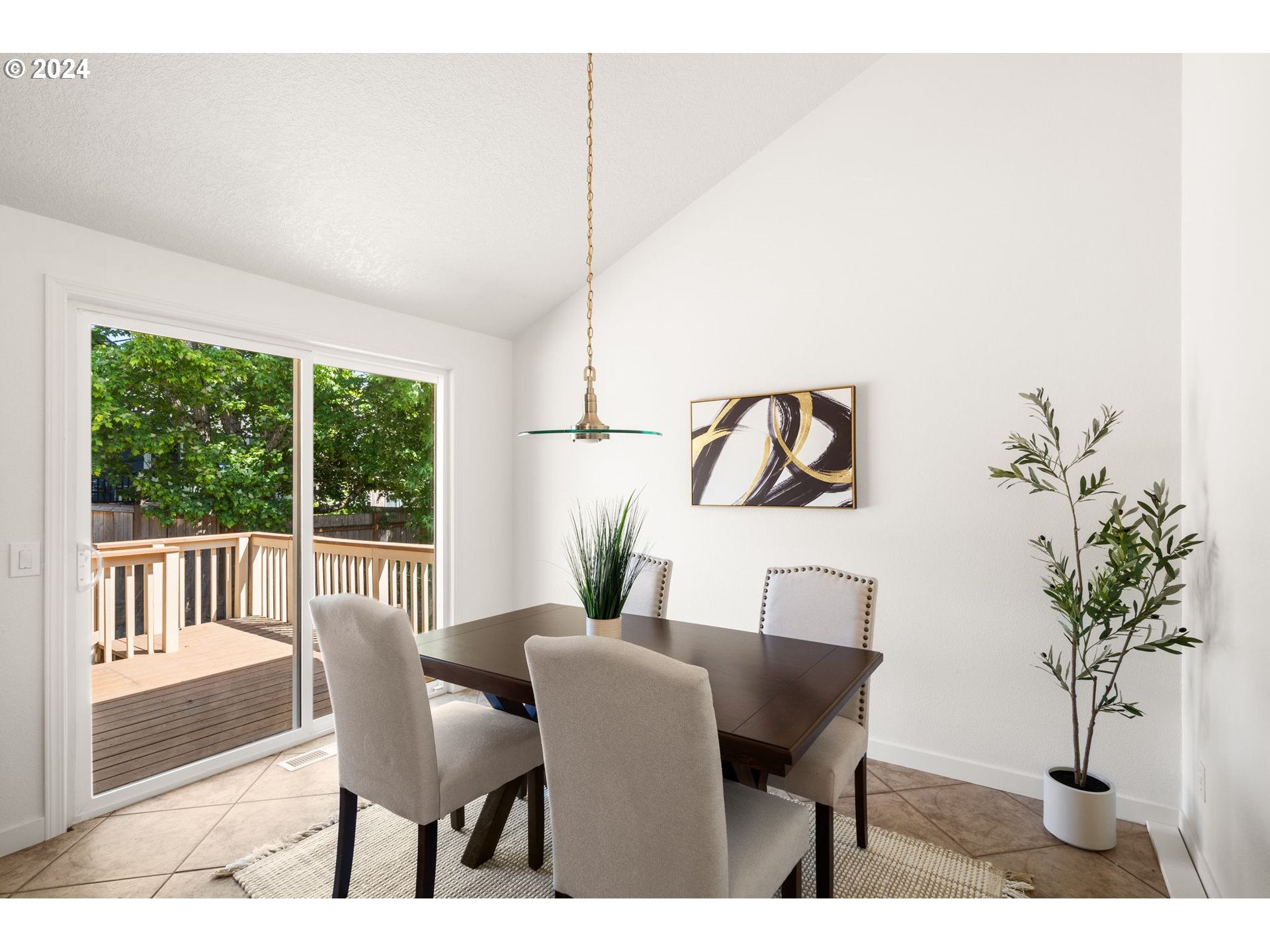 7162 Southwest Linette Way Beaverton, OR 97007 - Photo 11 of 30 Gallery Image 11