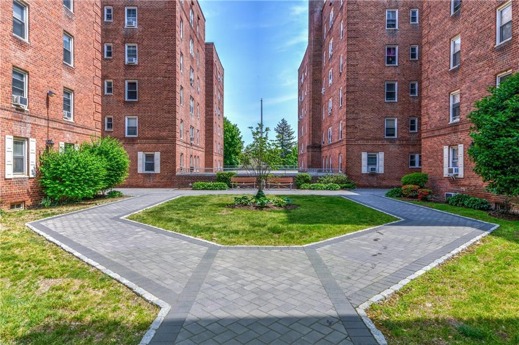 Welcome to 60 Locust Avenue