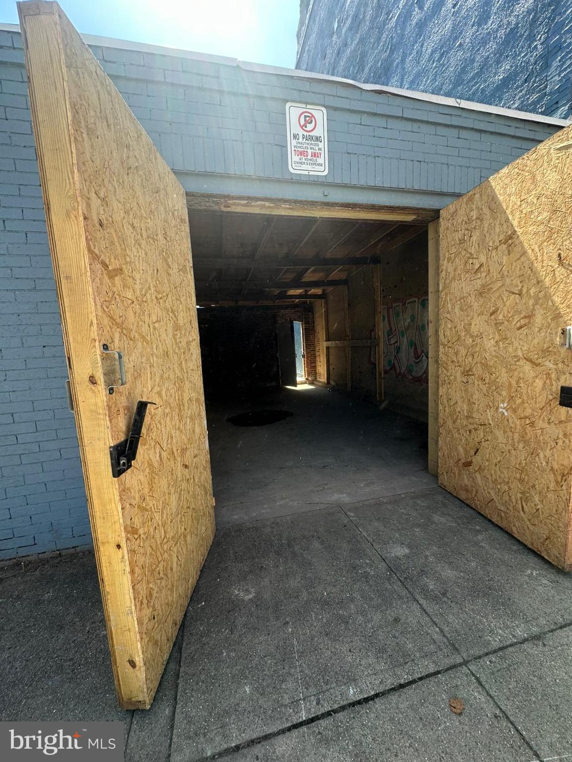 1809 West Lombard Street Baltimore, MD 21223 - Photo 34 of 36 a view of entryway