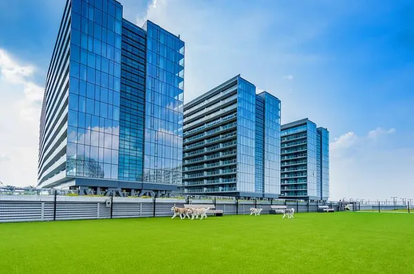 $1,299,000 | 131-01 40 Road, Unit 10W | Flushing