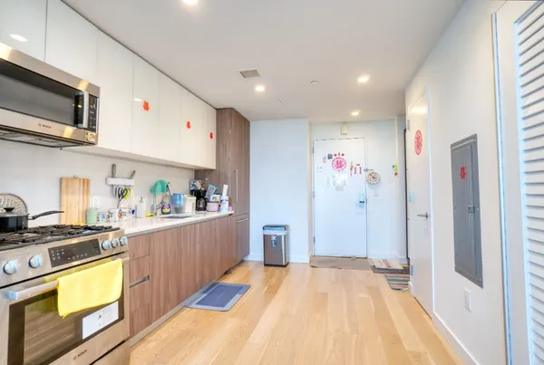 $1,299,000 | 131-01 40 Road, Unit 10W | Flushing