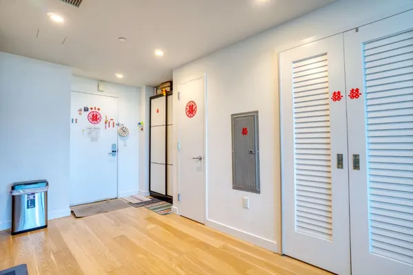 $1,299,000 | 131-01 40 Road, Unit 10W | Flushing