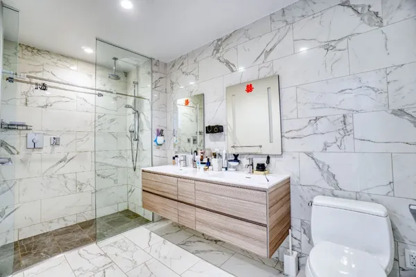$1,299,000 | 131-01 40 Road, Unit 10W | Flushing