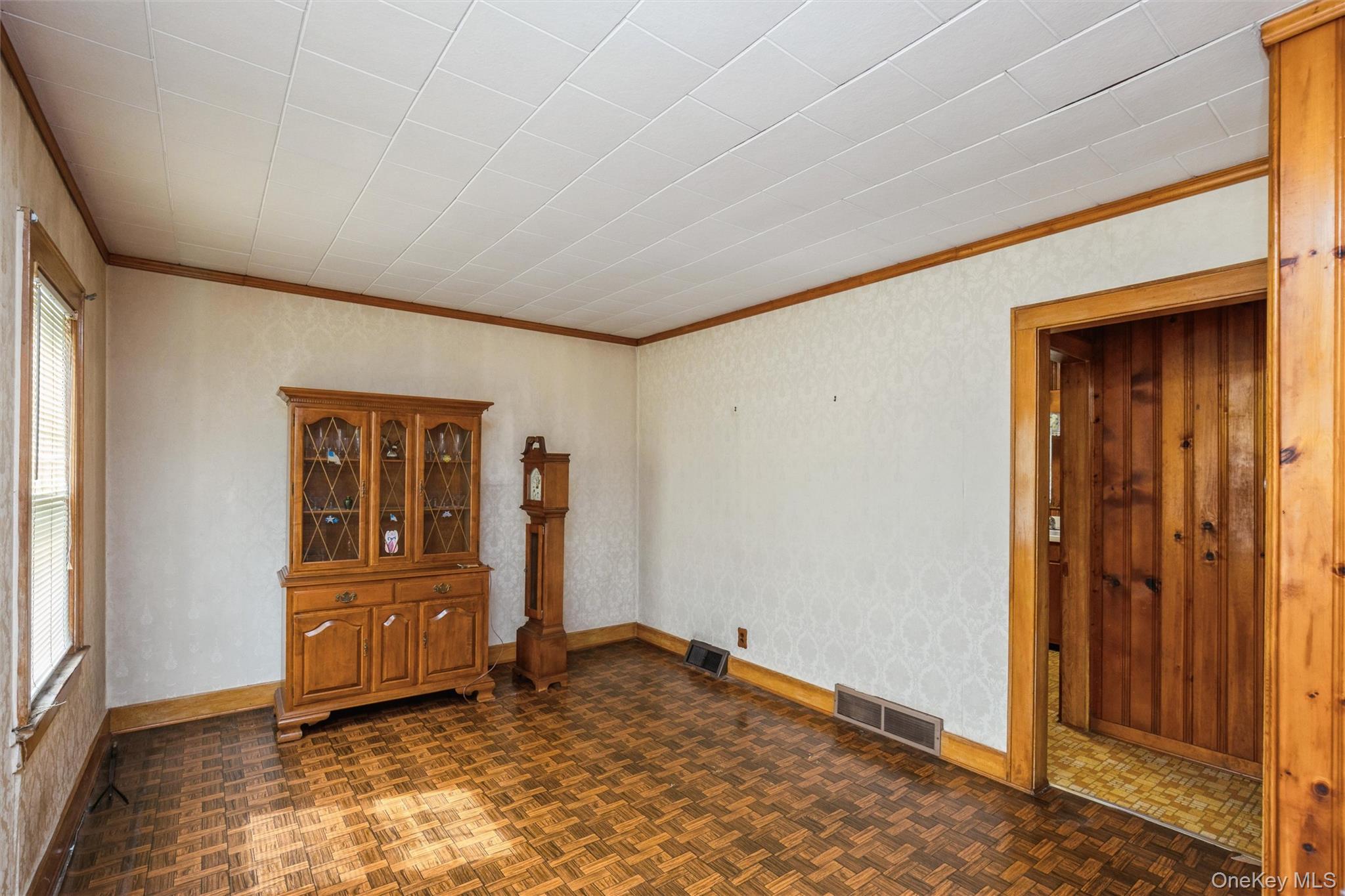 10 Laurel Road Ronkonkoma, NY 11779 - Photo 4 of 21 an empty room with closet