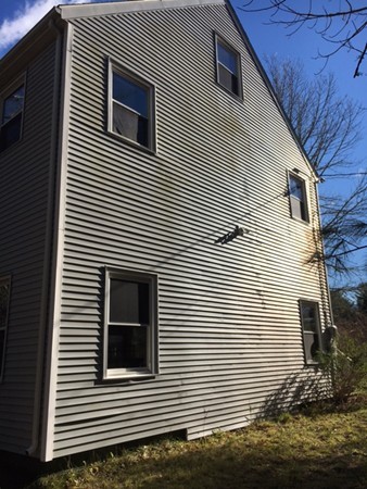 20 Old Middleboro Road Rochester, MA 02770 - Photo 3 of 12