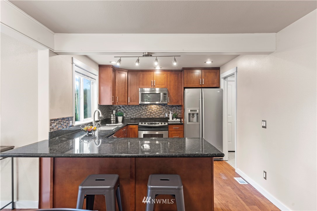 18902 Ross Road Bothell, WA 98011 - Photo 11 of 35 Gallery Image 11