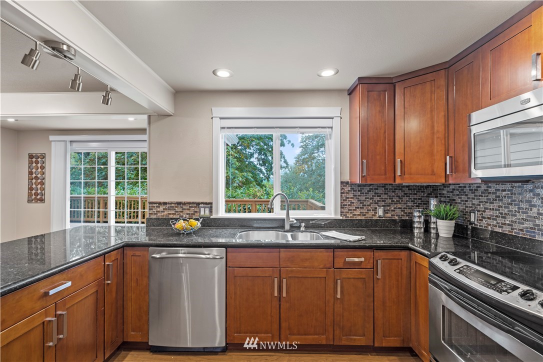 18902 Ross Road Bothell, WA 98011 - Photo 12 of 35 Gallery Image 12