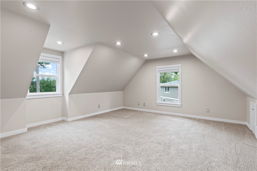 18902 Ross Road Bothell, WA 98011 - Photo 24 of 35 Gallery Image 24