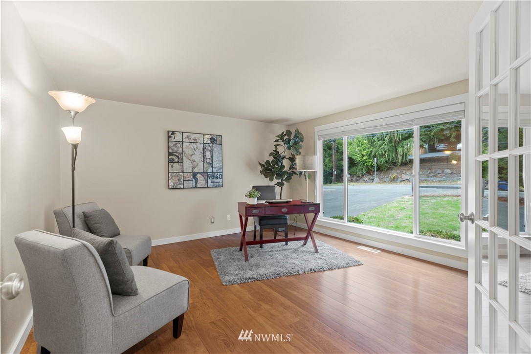 18902 Ross Road Bothell, WA 98011 - Photo 4 of 35 Gallery Image 4