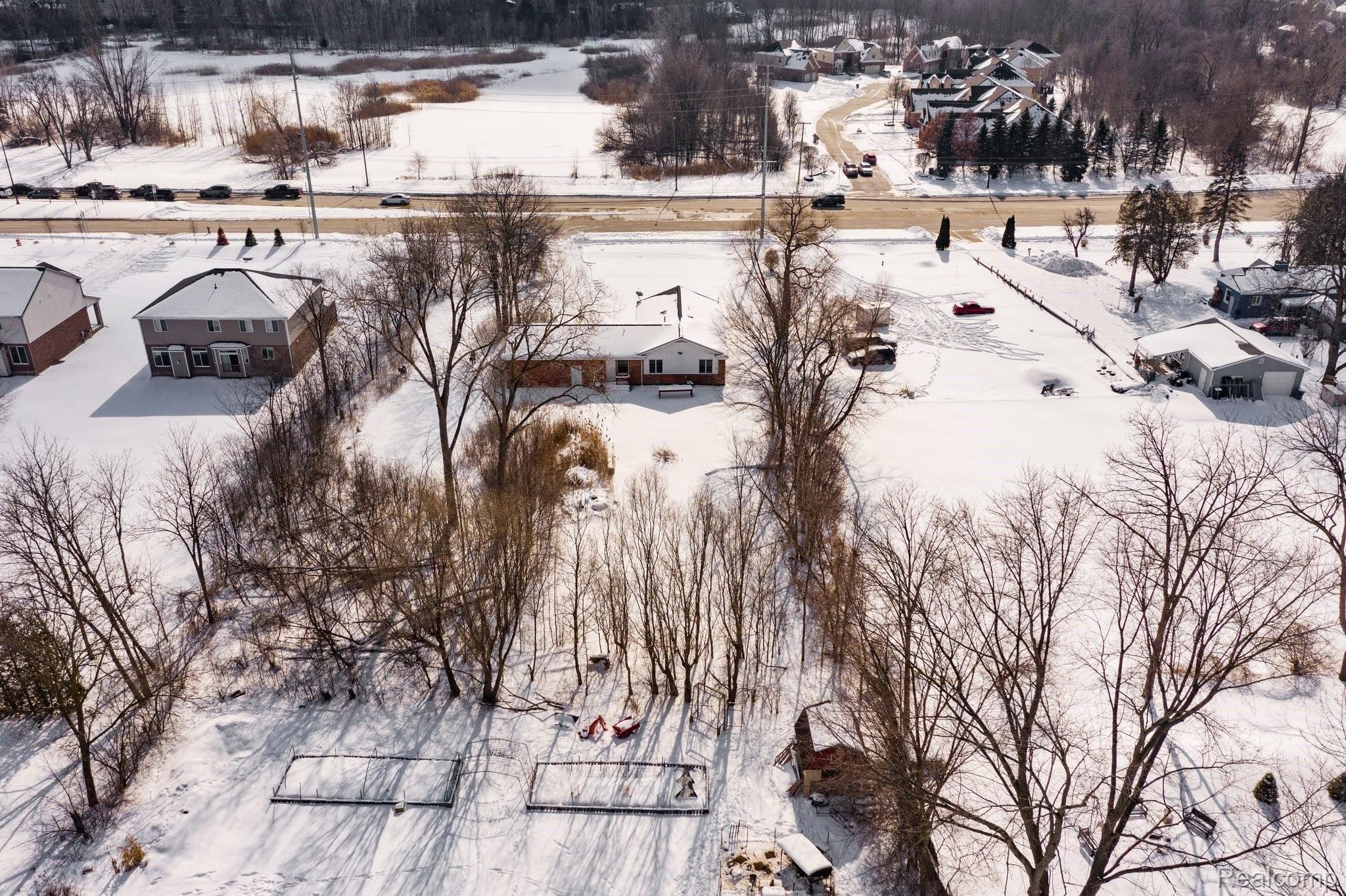 755 East Long Lake Road Troy, MI 48085 - Photo 39 of 39 39-web-or-mls-755 East Long Lake Road Troy - 38.jpg