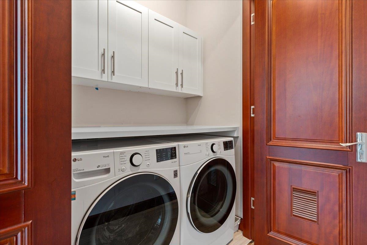 2757 South Kihei Road, Unit 801 Kihei, HI 96753 - Photo 33 of 41 a view of livingroom with washer and dryer