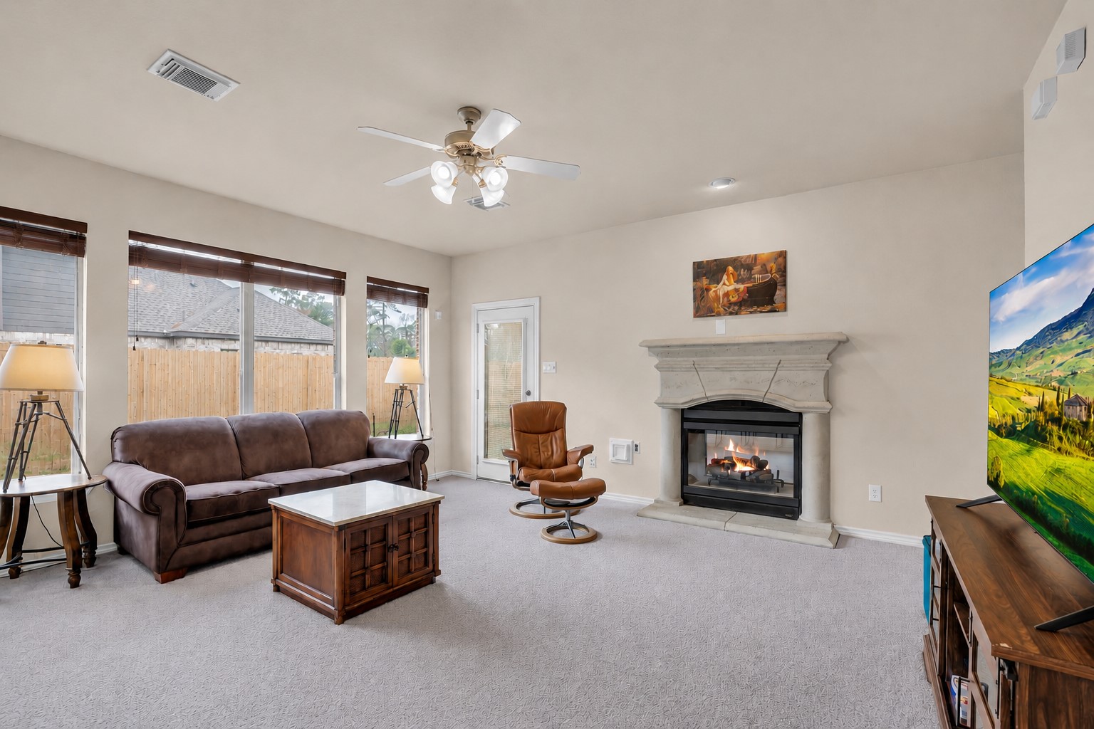 629 Spring Forest Drive Conroe, TX 77302 - Photo 13 of 39 Living room