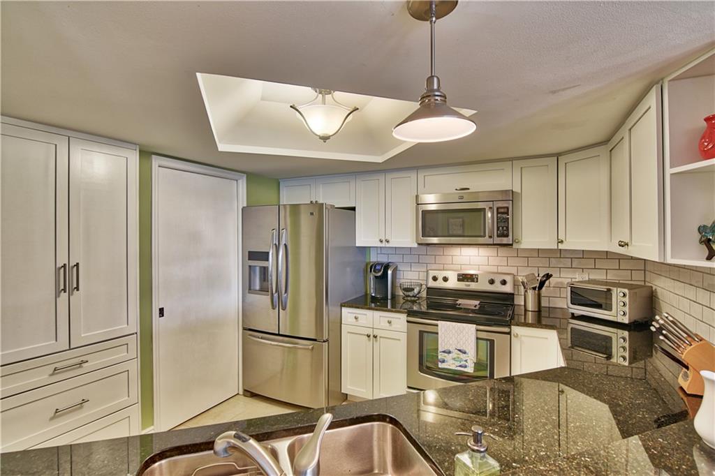 1850 Bay Road, Unit 1B Vero Beach, FL 32963 - Photo 20 of 33 Gallery Image 20